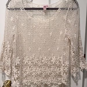 Size S 3/4 sleeve shirt